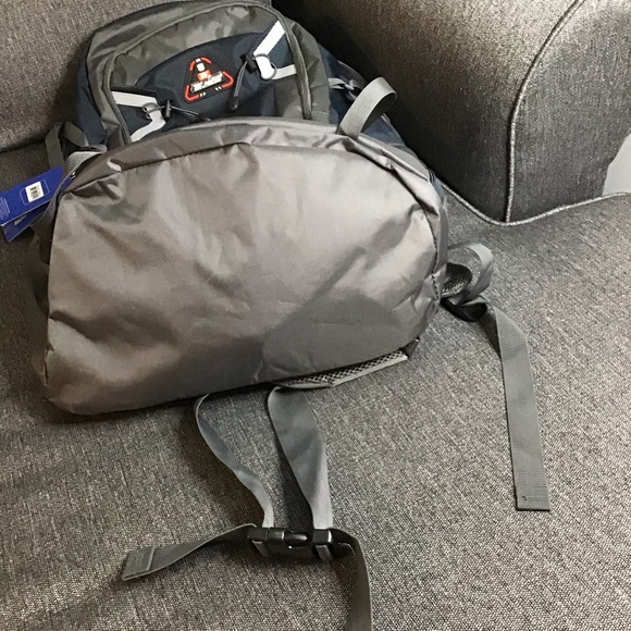 New York XPress Camping/Hiking Daypacks 8013 Navy NWT